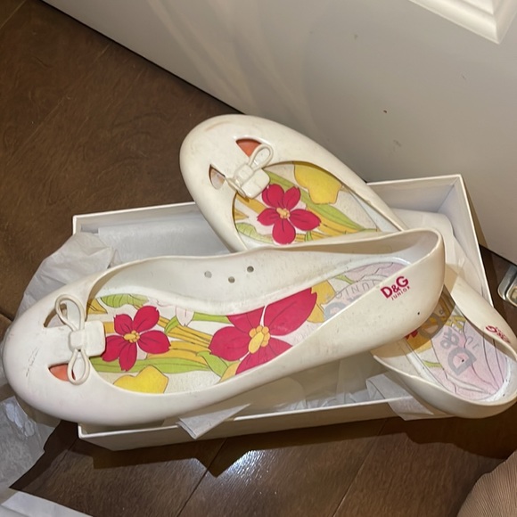 D&G shoes for girl with a small bow in front - Picture 2 of 3